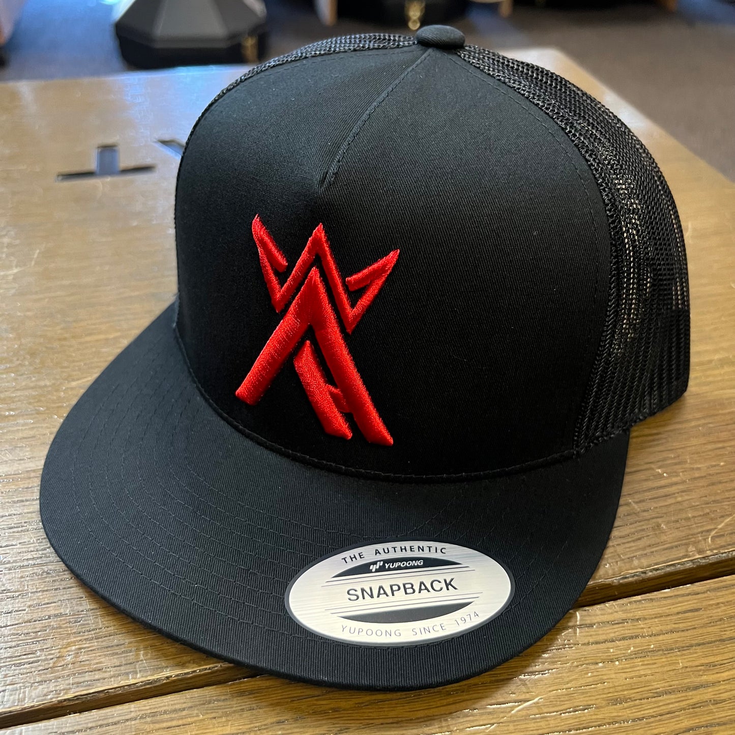 Red King Arctic Blk/Blk Trucker Hat