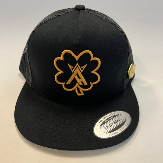 King Arctic Gold Trebol Blk/Blk Trucker Hat