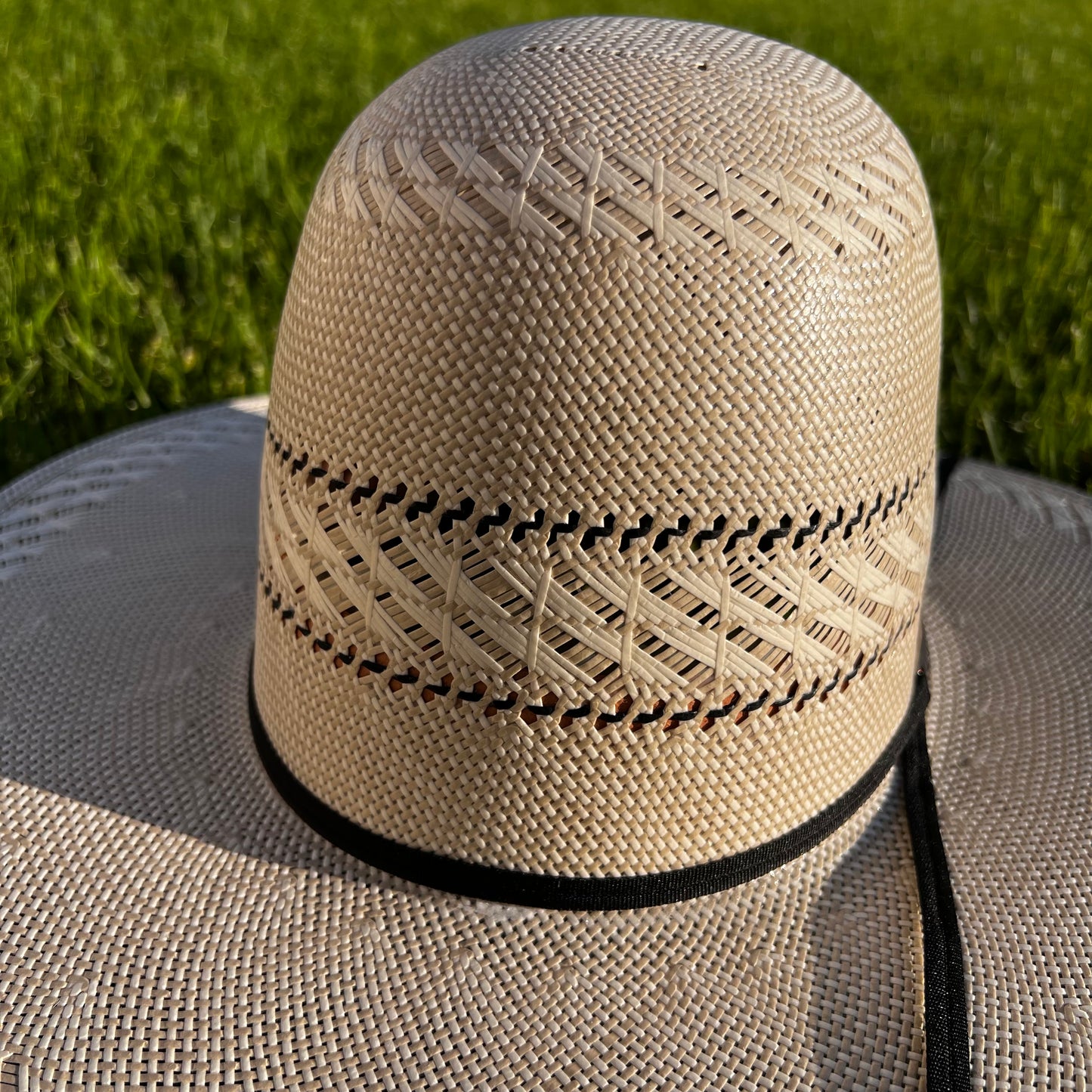 Laredo Straw 6" Crown- Balaclava