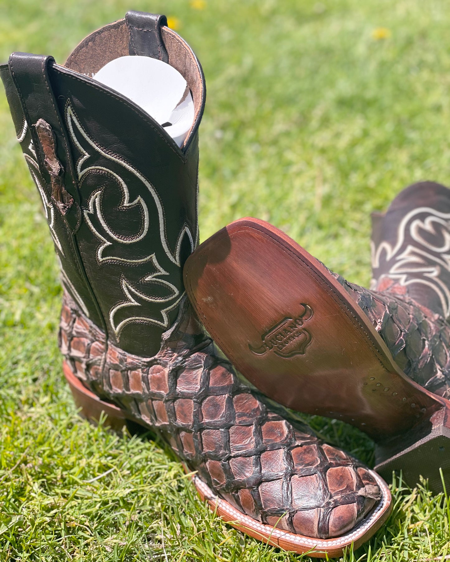 Luciano Exotics Bass/Pirarucu Square Toe Boots TABACO