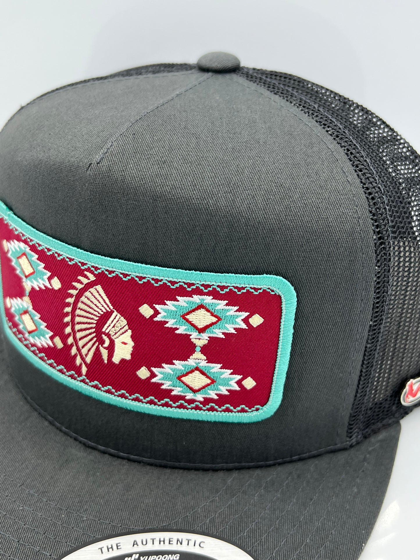 Gorra De Camionero Consiga la mercancía sucia Mrn Aztlan Chr/Chr