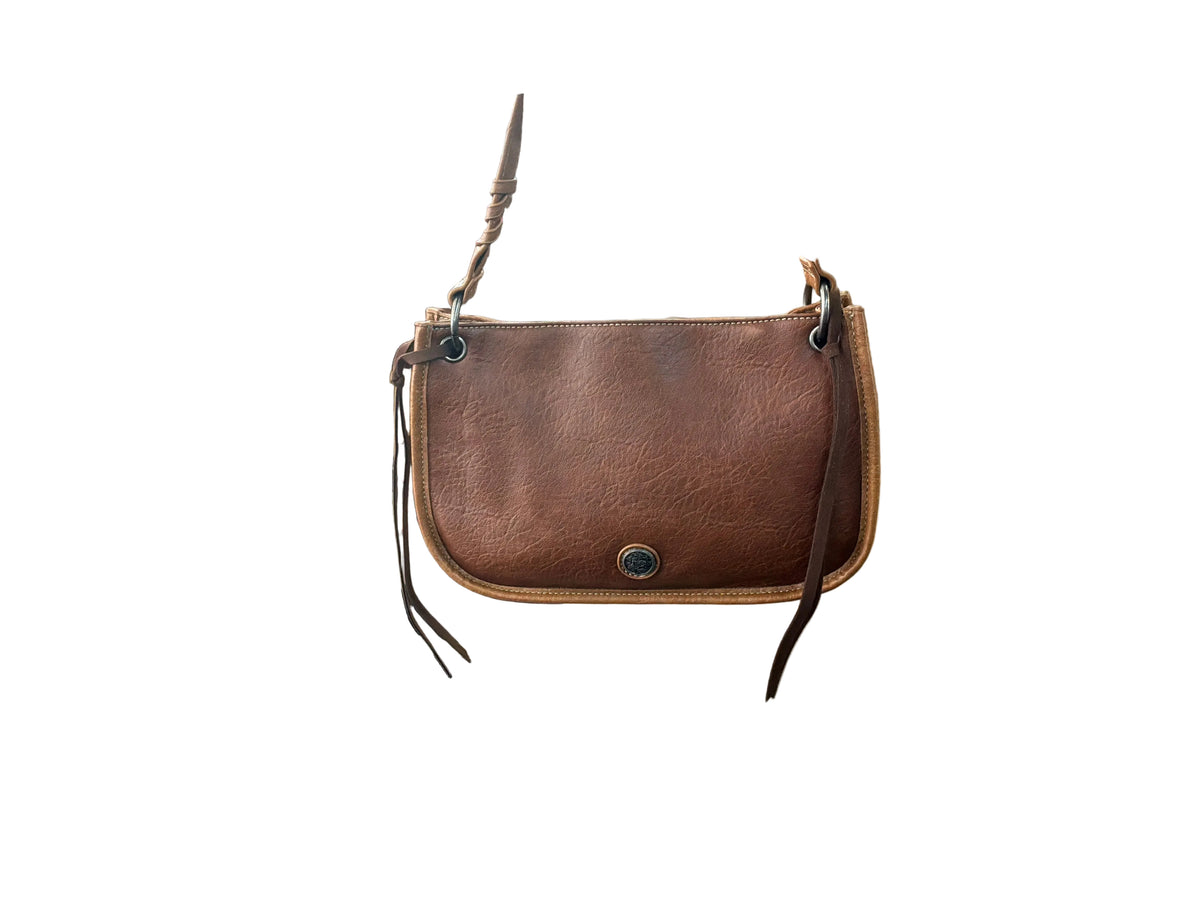 Justin Shoulder Bag Tan W/ Chevron Stitch And Concho 24021953